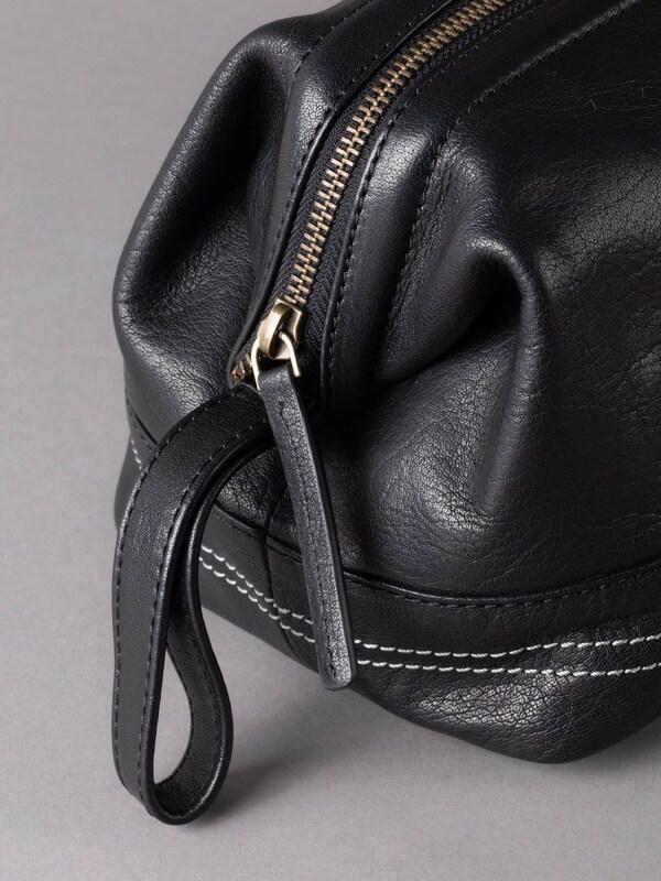 Seraphine Lakeland Leather Black Keswick Leather Wash Bag
