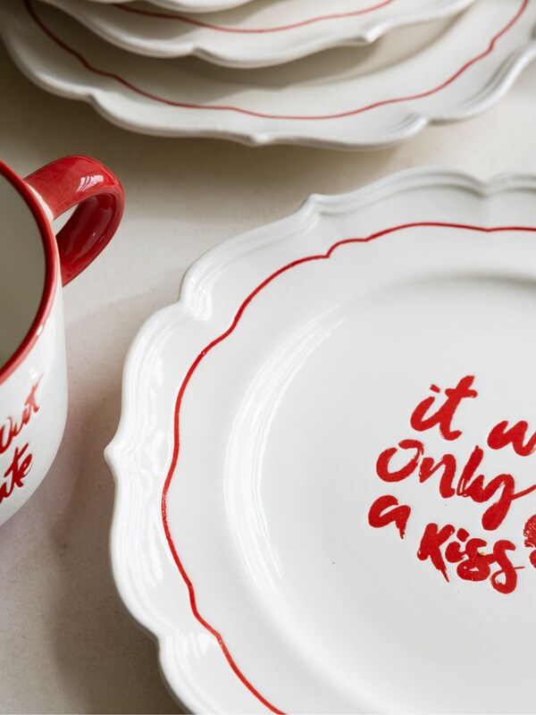 Seraphine Rockett St George Set Of 4 Red/Cream Lipstick Side Plates