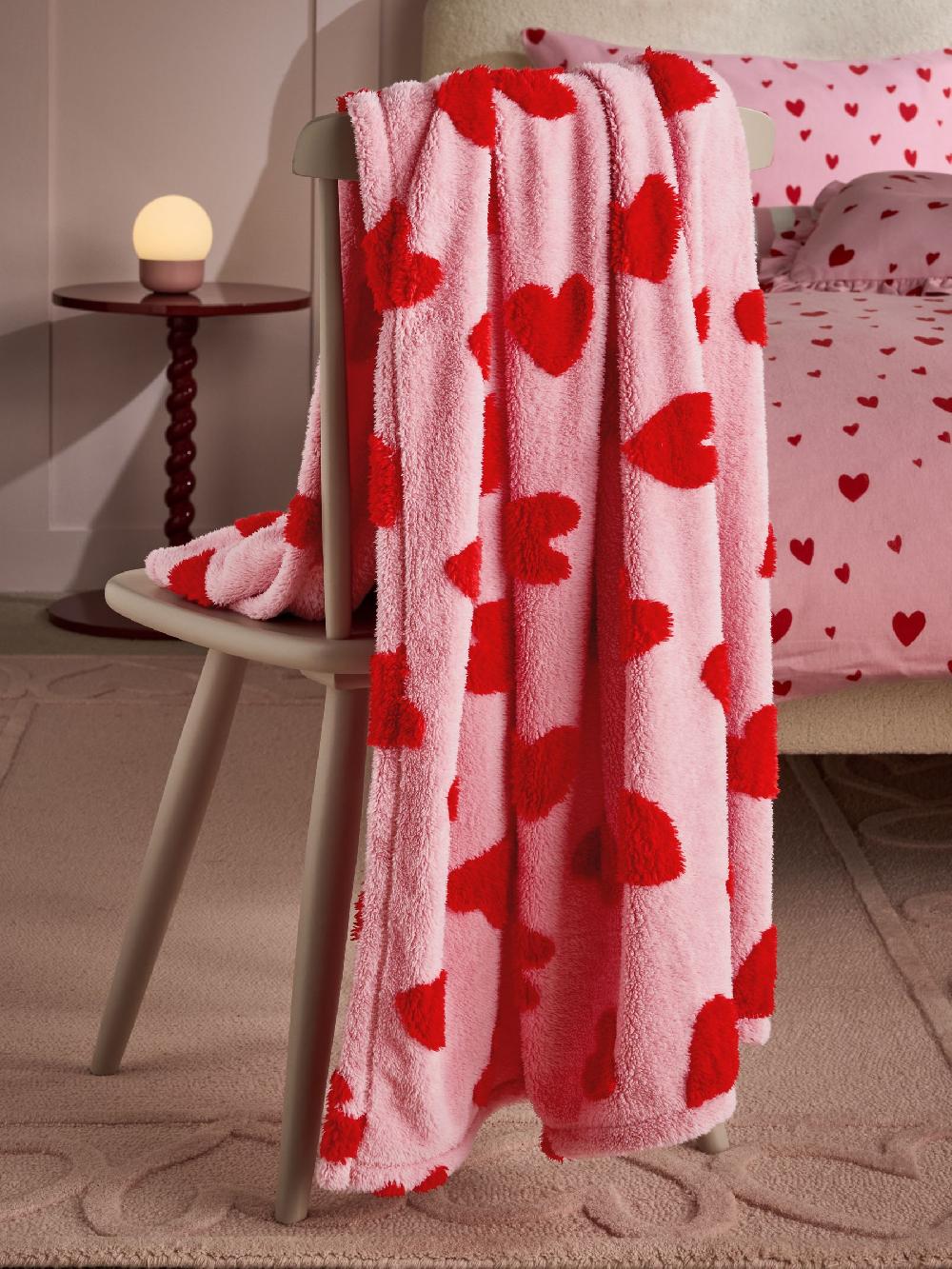 Seraphine Pink/Red Hearts Fleece Throw